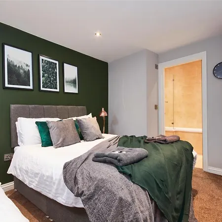 Apartman Number One - The Exquisite Emerald Abode *