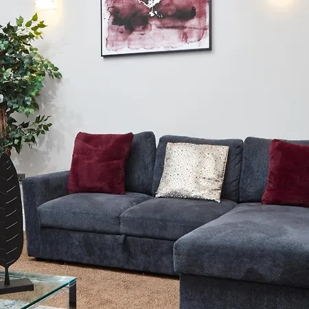Apartman Number One - The Exquisite Emerald Abode