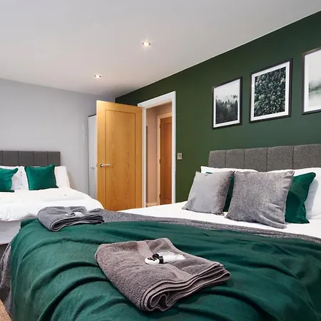 Apartment Number One - The Exquisite Emerald Abode *